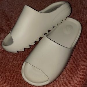 Yeezy slides.